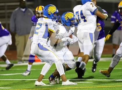 Thumbnail 1 in Lynwood vs. Verbum Dei  photogallery.