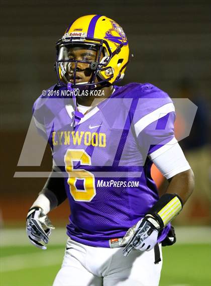 Thumbnail 3 in Lynwood vs. Verbum Dei  photogallery.