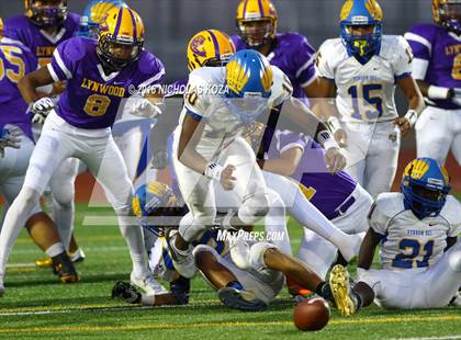 Thumbnail 2 in Lynwood vs. Verbum Dei  photogallery.