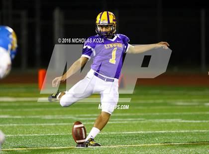Thumbnail 3 in Lynwood vs. Verbum Dei  photogallery.