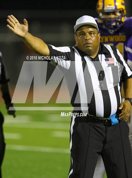 Thumbnail 3 in Lynwood vs. Verbum Dei  photogallery.