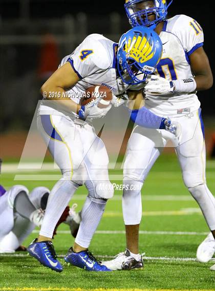 Thumbnail 2 in Lynwood vs. Verbum Dei  photogallery.