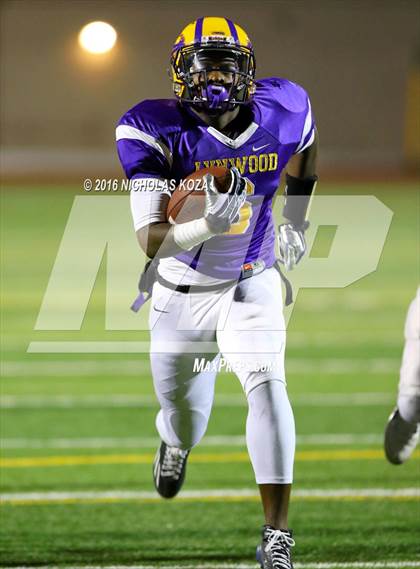 Thumbnail 3 in Lynwood vs. Verbum Dei  photogallery.