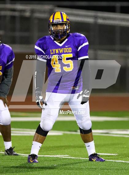 Thumbnail 1 in Lynwood vs. Verbum Dei  photogallery.
