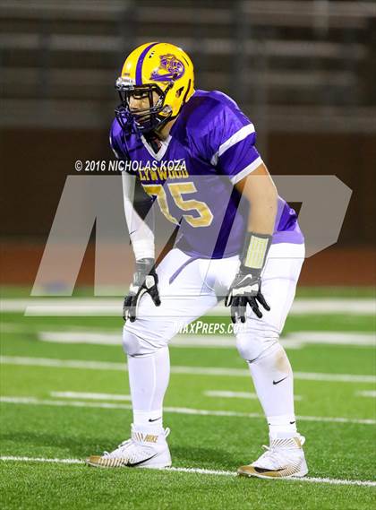Thumbnail 3 in Lynwood vs. Verbum Dei  photogallery.