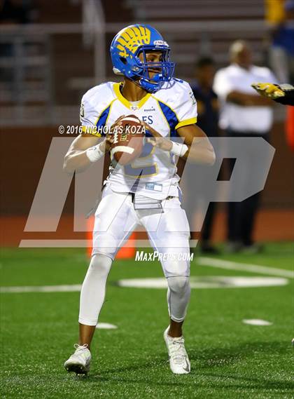 Thumbnail 3 in Lynwood vs. Verbum Dei  photogallery.