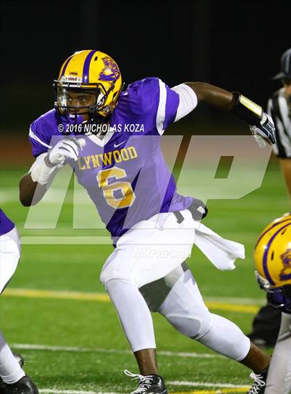 Thumbnail 1 in Lynwood vs. Verbum Dei  photogallery.