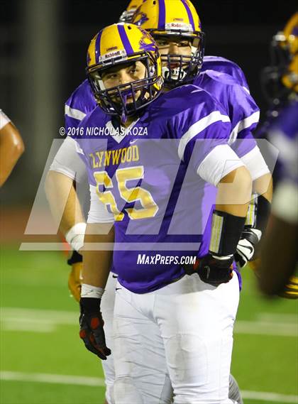 Thumbnail 3 in Lynwood vs. Verbum Dei  photogallery.