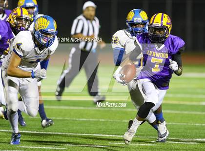 Thumbnail 3 in Lynwood vs. Verbum Dei  photogallery.