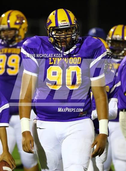 Thumbnail 1 in Lynwood vs. Verbum Dei  photogallery.