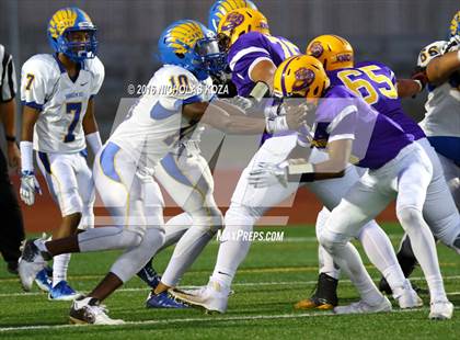 Thumbnail 2 in Lynwood vs. Verbum Dei  photogallery.