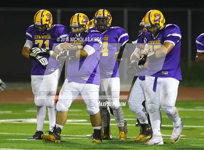 Thumbnail 2 in Lynwood vs. Verbum Dei  photogallery.
