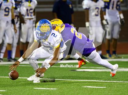 Thumbnail 2 in Lynwood vs. Verbum Dei  photogallery.