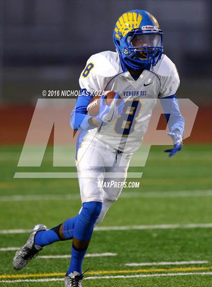 Thumbnail 3 in Lynwood vs. Verbum Dei  photogallery.