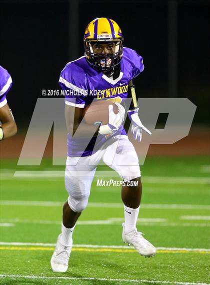 Thumbnail 1 in Lynwood vs. Verbum Dei  photogallery.