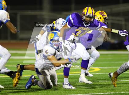 Thumbnail 1 in Lynwood vs. Verbum Dei  photogallery.