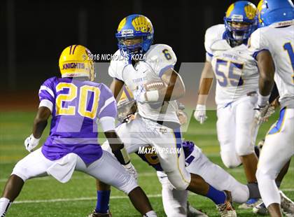 Thumbnail 1 in Lynwood vs. Verbum Dei  photogallery.
