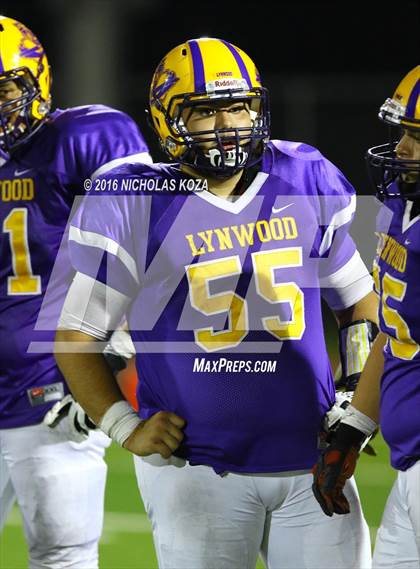 Thumbnail 2 in Lynwood vs. Verbum Dei  photogallery.