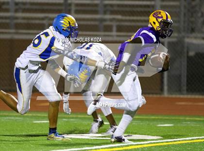 Thumbnail 3 in Lynwood vs. Verbum Dei  photogallery.