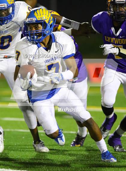 Thumbnail 2 in Lynwood vs. Verbum Dei  photogallery.
