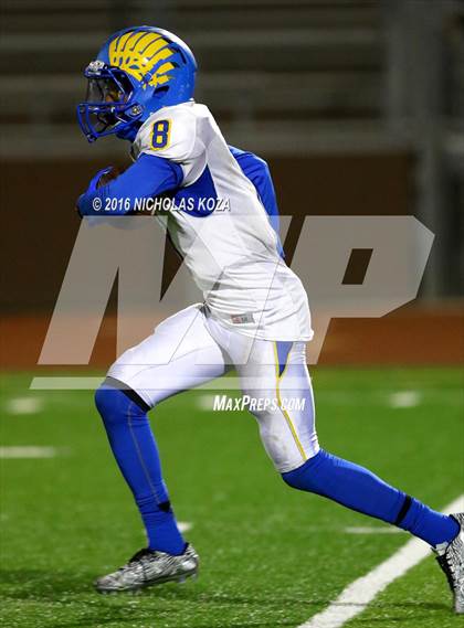 Thumbnail 3 in Lynwood vs. Verbum Dei  photogallery.