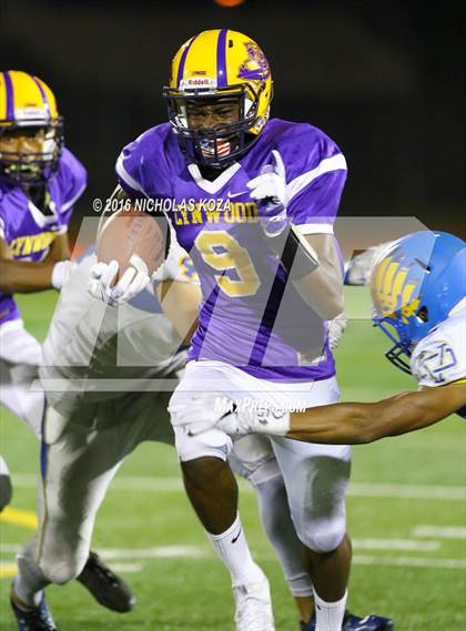 Thumbnail 2 in Lynwood vs. Verbum Dei  photogallery.