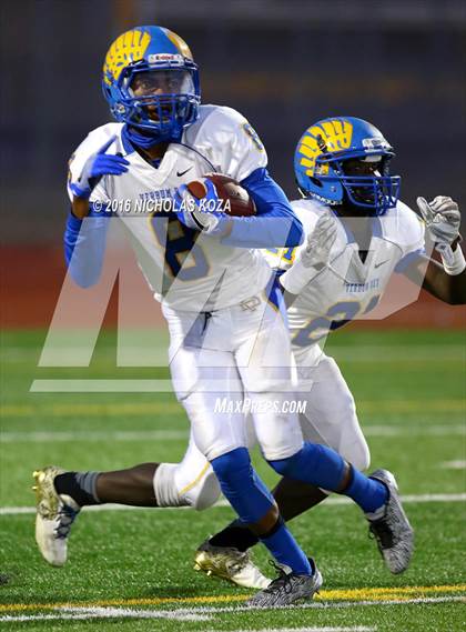 Thumbnail 1 in Lynwood vs. Verbum Dei  photogallery.