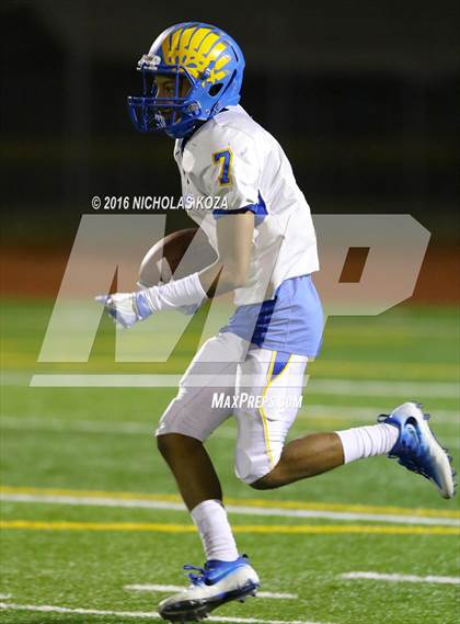 Thumbnail 2 in Lynwood vs. Verbum Dei  photogallery.