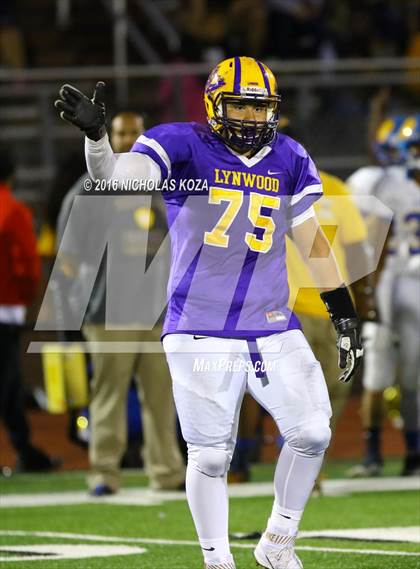 Thumbnail 2 in Lynwood vs. Verbum Dei  photogallery.