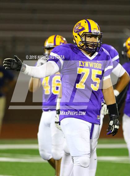Thumbnail 2 in Lynwood vs. Verbum Dei  photogallery.