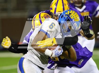 Thumbnail 3 in Lynwood vs. Verbum Dei  photogallery.