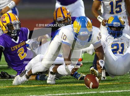 Thumbnail 3 in Lynwood vs. Verbum Dei  photogallery.