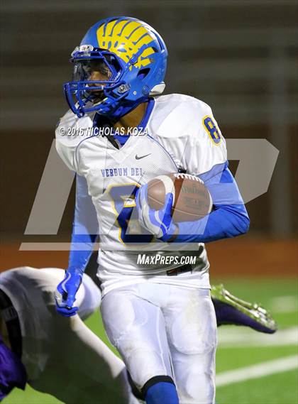 Thumbnail 3 in Lynwood vs. Verbum Dei  photogallery.