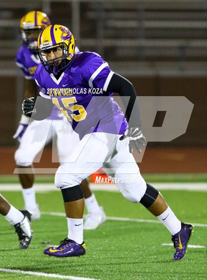 Thumbnail 2 in Lynwood vs. Verbum Dei  photogallery.