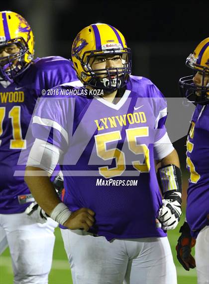 Thumbnail 1 in Lynwood vs. Verbum Dei  photogallery.