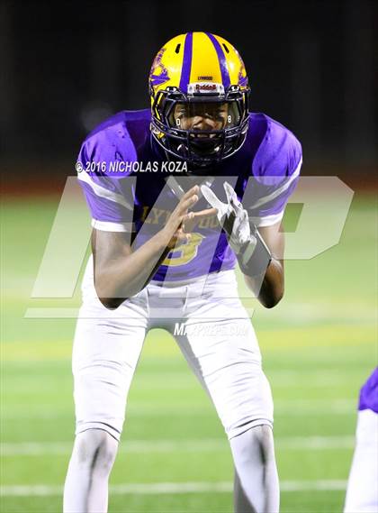 Thumbnail 2 in Lynwood vs. Verbum Dei  photogallery.