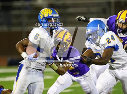 Thumbnail 2 in Lynwood vs. Verbum Dei  photogallery.