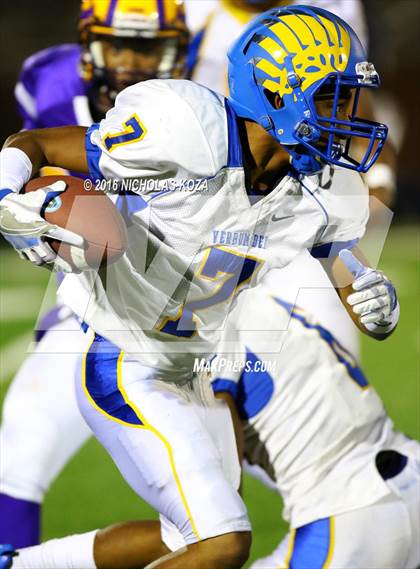 Thumbnail 2 in Lynwood vs. Verbum Dei  photogallery.