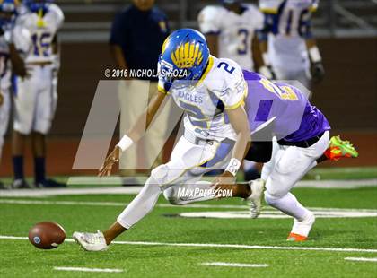 Thumbnail 1 in Lynwood vs. Verbum Dei  photogallery.