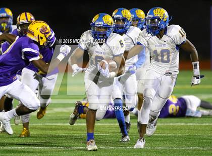Thumbnail 1 in Lynwood vs. Verbum Dei  photogallery.