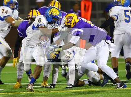 Thumbnail 1 in Lynwood vs. Verbum Dei  photogallery.