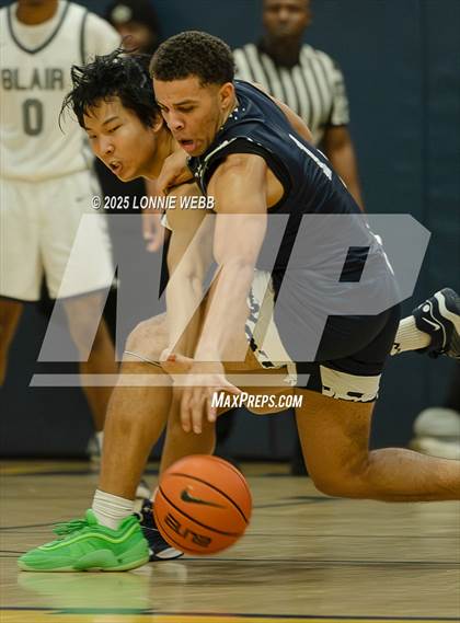 Thumbnail 1 in Hotchkiss vs Blair Academy (Shooting Stars Baskietbal Showcase) photogallery.