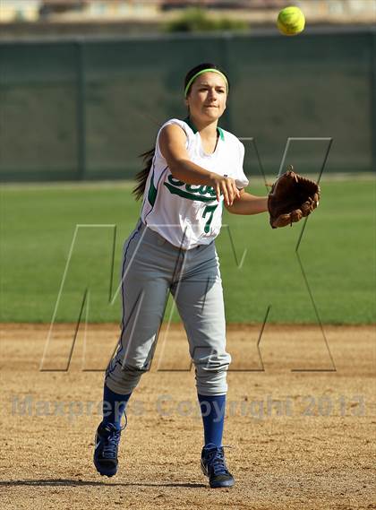 Thumbnail 3 in Highland vs Tulare Western (Mira Monte Invitational) photogallery.