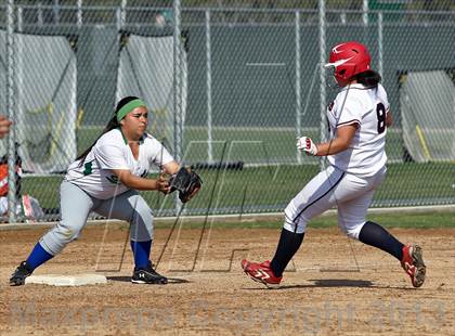 Thumbnail 3 in Highland vs Tulare Western (Mira Monte Invitational) photogallery.