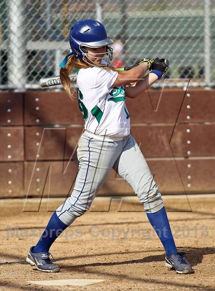 Thumbnail 2 in Highland vs Tulare Western (Mira Monte Invitational) photogallery.
