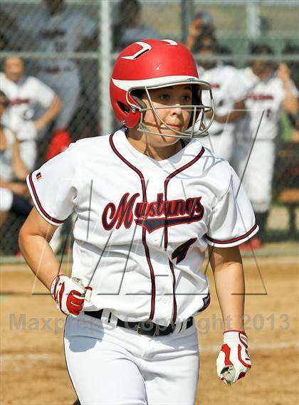 Thumbnail 1 in Highland vs Tulare Western (Mira Monte Invitational) photogallery.