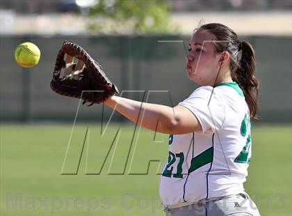 Thumbnail 2 in Highland vs Tulare Western (Mira Monte Invitational) photogallery.