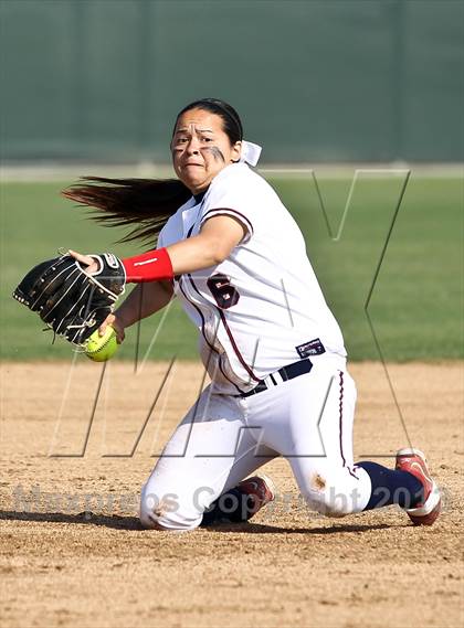Thumbnail 2 in Highland vs Tulare Western (Mira Monte Invitational) photogallery.