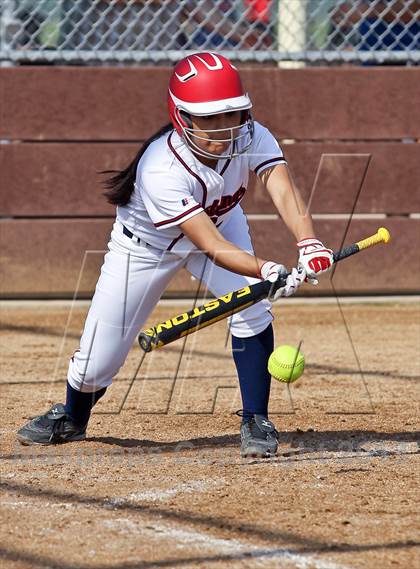 Thumbnail 2 in Highland vs Tulare Western (Mira Monte Invitational) photogallery.