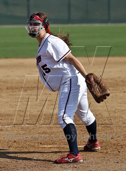 Thumbnail 1 in Highland vs Tulare Western (Mira Monte Invitational) photogallery.
